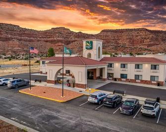 Quality Inn Kanab National Park Area - Kanab - Gebouw