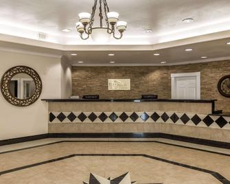 Baymont by Wyndham Galveston - גאלבסטון - דלפק קבלה