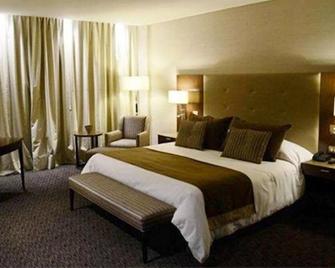 Howard Johnson by Wyndham Chilecito Hotel & Casino - Chilecito - Bedroom