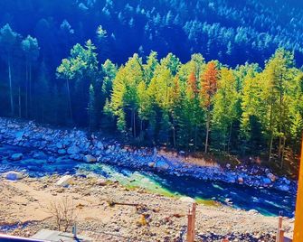 Chalo Chhalal Hotel & Cafe - Kasol
