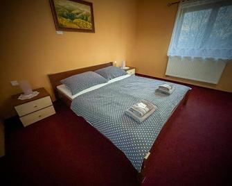 Penzion Pri Kastieli Zaturcie - Martin - Habitación