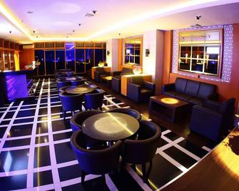 Aswin Hotel And Spa Makassar - Makassar - Lounge