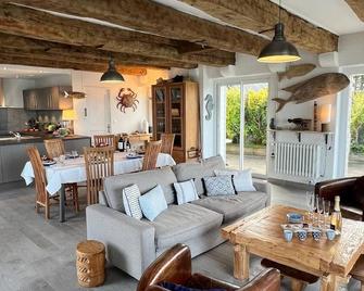 Holiday house Lannilis for 1 - 8 persons with 4 bedrooms - Holiday home - Lannilis - Salon