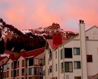 The Meadows Region - Studio Condo | Near Ski Lifts - Kirkwood - Edificio