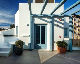 Aegean Blue Suites - Pyrgos Kallistis
