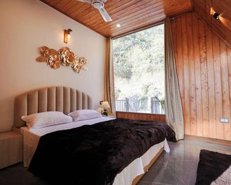 The Offroad Homestay - Dhanaulti - Bedroom