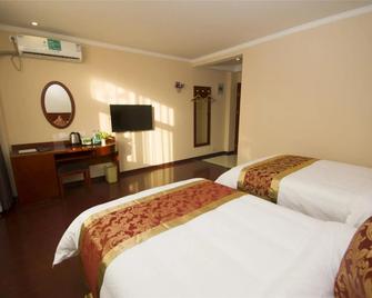 Greentree Inn Zhejiang Taizhou Tiantai Bus Station Express Hotel - Taizhou - Bedroom