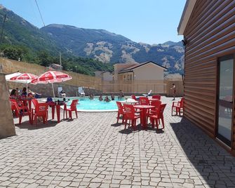 tartufo hotel - Colliano - Zwembad