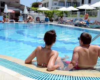 Marianna Hotel - Tigaki - Piscine