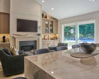 Maison De Blue Et Blanc, Luxury Renovated Home, Close To Beaver Stadium. - State College