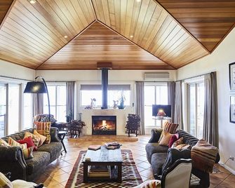 Rosby Guesthouse and Studio - Mudgee - Living room