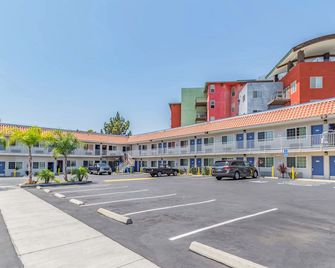 Motel 6 National City Ca - National City - Будівля