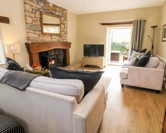 Waingate Cottage - Cartmel - Living room