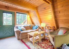 Douglas Island A-frame Cabin in the woods - Juneau - Sala de estar