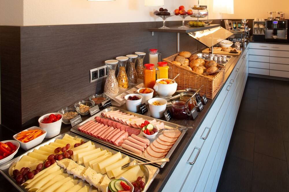 Bergers Airporthotel Memmingen - Memmingen - Buffet