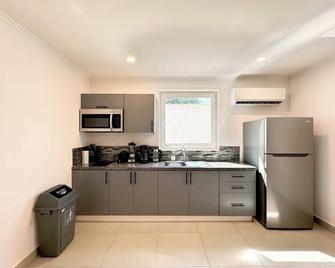 Bon Bini Suites - Oranjestad - Kuchyň