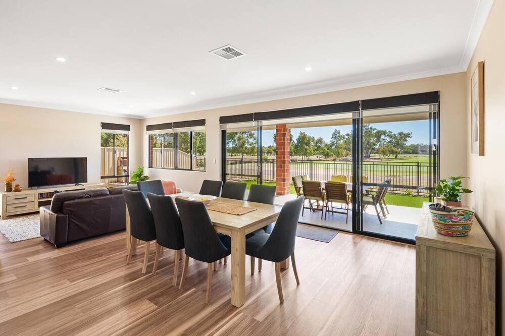 The Links - fairway views, walk to town, air-con - Dunsborough - Sala pranzo