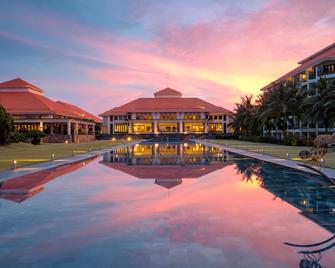 Pullman Danang Beach Resort - דה נאנג - לובי