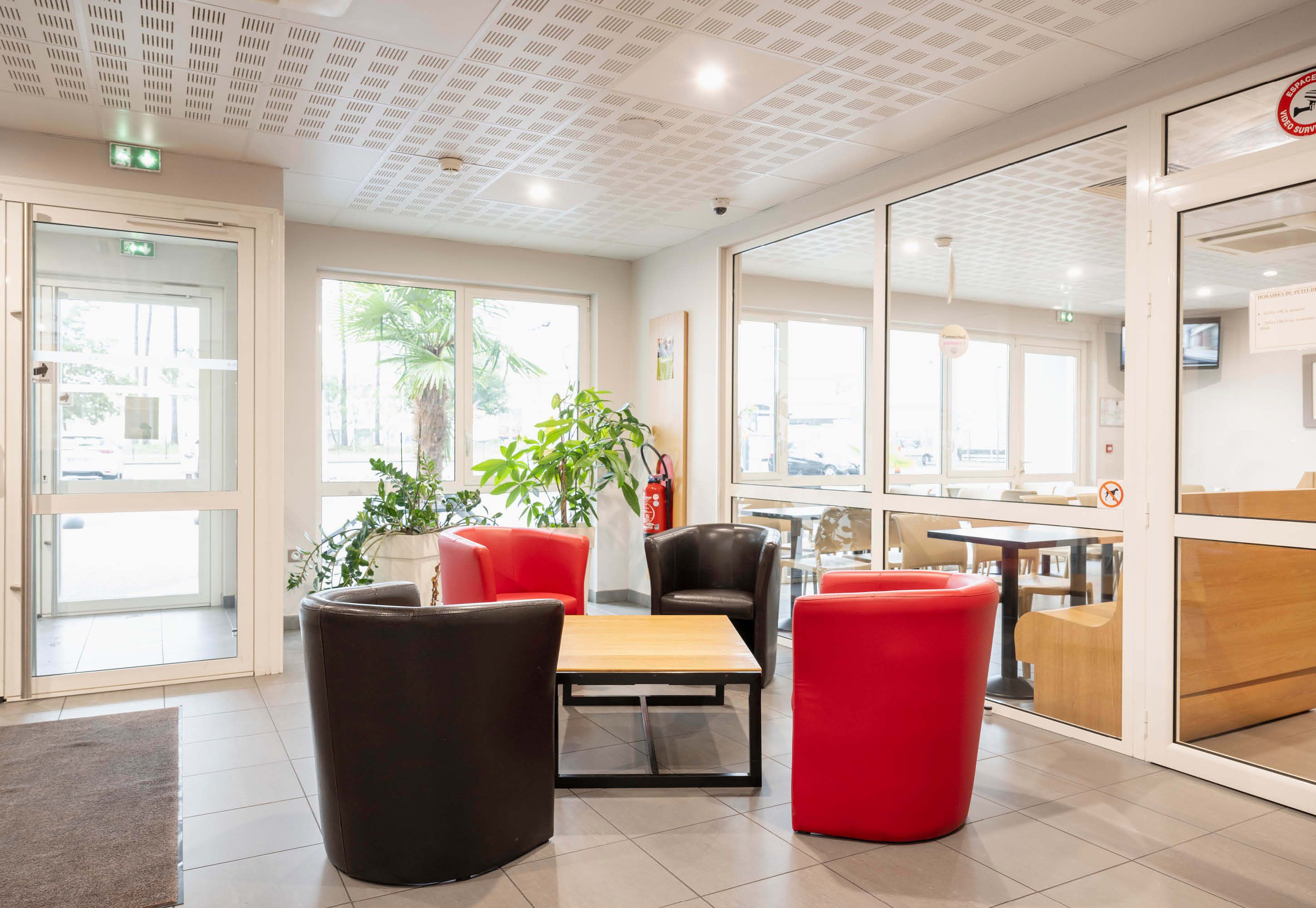 B&B HOTEL Mont-De-Marsan - Saint-Avit - Recepción