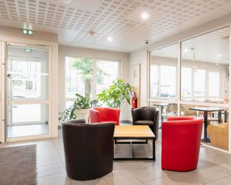 B&B HOTEL Mont-De-Marsan - Saint-Avit - Recepción