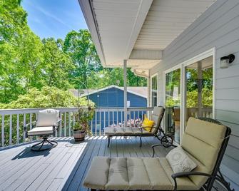 Anderson Home with Seasonal Beach and Boat Dock! - Anderson - Balkon