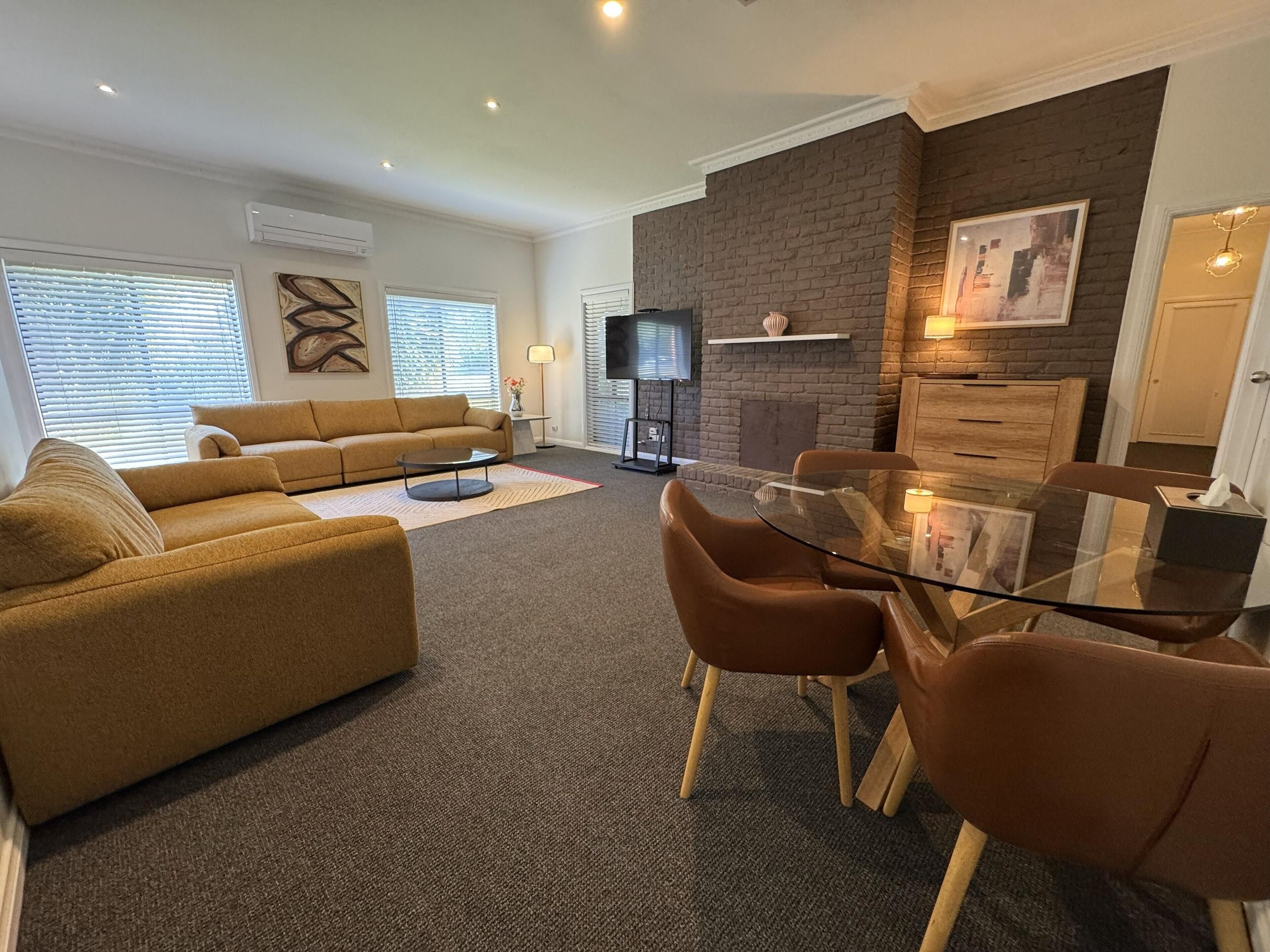 لينكولن كوتيدج موتور إن - واغا واغا - غرفة معيشة