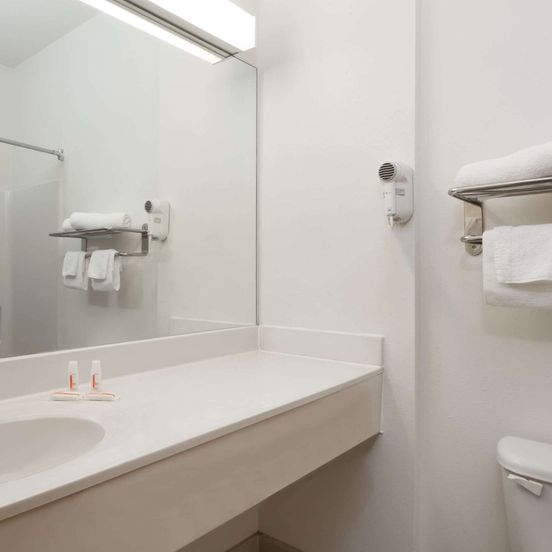 Bathroom view of Days Inn & Suites by Wyndham Cambridge