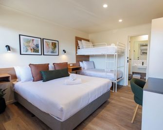 Coomera Lodge Hotel - Cedar Creek, Gold Coast