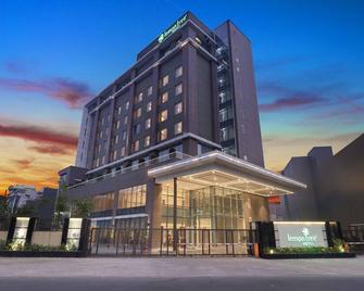 Lemon Tree Hotel, Jhansi - Jhānsi - Building