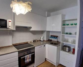 Seafront apartment: live the experience! - Mataró - Küche