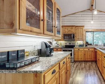 Kalama River View! Family-Friendly Nature Escape - Kalama - Cocina