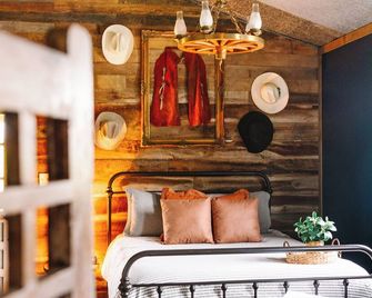 The Silos at Promise Manor 'Duke'. Farm stay mins from historic Lynchburg, TN. - Lynchburg