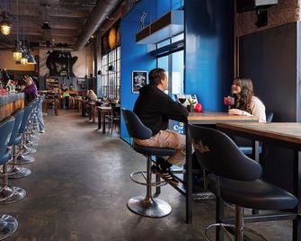Stayokay Hostel Eindhoven - Eindhoven - Bar