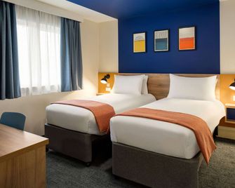 Days Inn by Wyndham Chesterfield Tibshelf - Alfreton - Bedroom