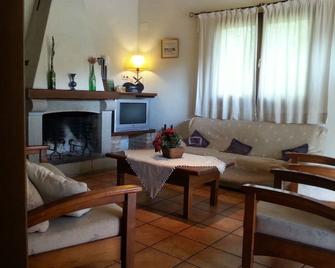 Hostal La Cabanya - Llanás - Sala de estar