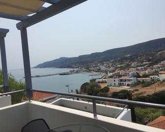 Zathea Apartments - Agia Pelagia - Balcón