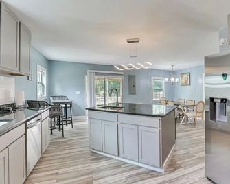 Walterboro House With Office Near Wildli - Walterboro - Kitchen