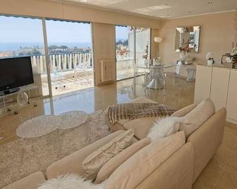 Spacious 3-room apartment with sea view terrace, near Croisette and Palais des Festivals - Cannes - Sala de estar