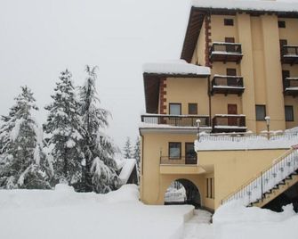 Hotel Corona - Carano - Gebouw