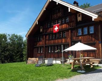 Flat with mountain view - Appenzell - Building