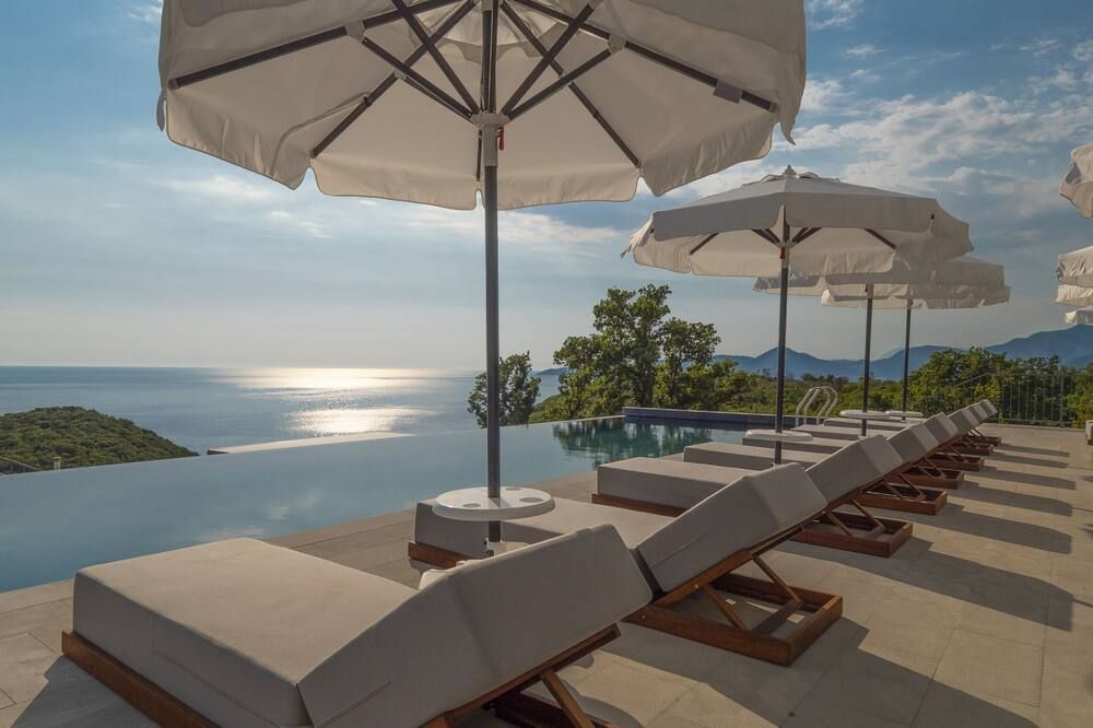 Vivid Blue Serenity Resort - Budva - Piscine