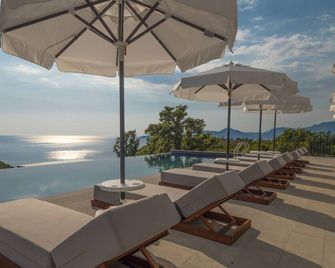 Vivid Blue Serenity Resort - Budva - Piscine