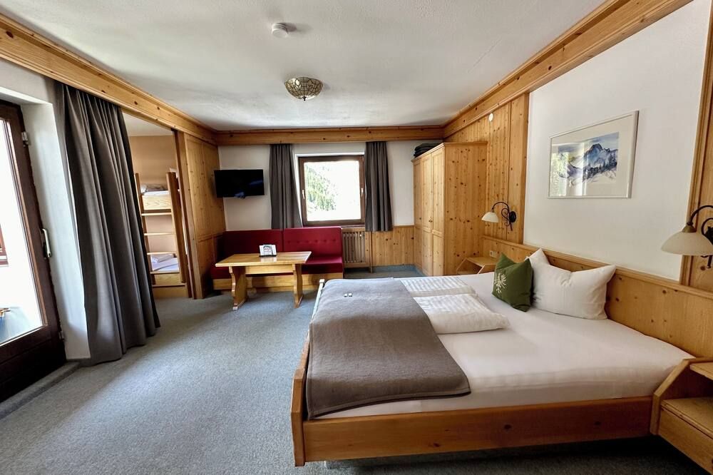 Hotel Zirbenhof - St. Leonhard im Pitztal - חדר שינה