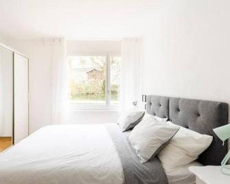 Central apartment with parking - Lausanne - Bedroom
