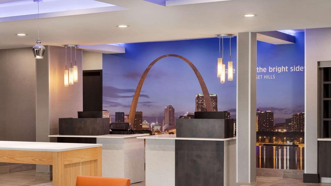 La Quinta Inn & Suites by Wyndham St Louis Route 66