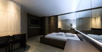 Snob Motel - Belo Horizonte - Schlafzimmer