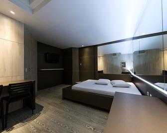 Snob Motel - Belo Horizonte - Bedroom