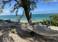 #1 Reviewed Pristine Private Beachfront Villa, Full Laundry & Kitchen, Wifi, A\/C - Whitby - Beach