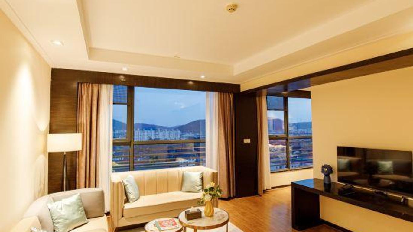 Sujia Jinlong Business Hotel