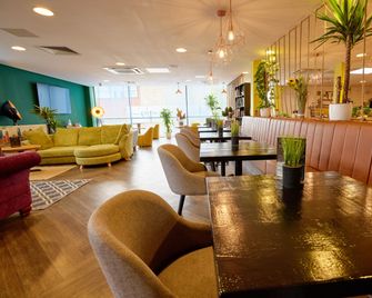 Holiday Inn - The Niu, Loom Manchester North By IHG - Manchester - Building